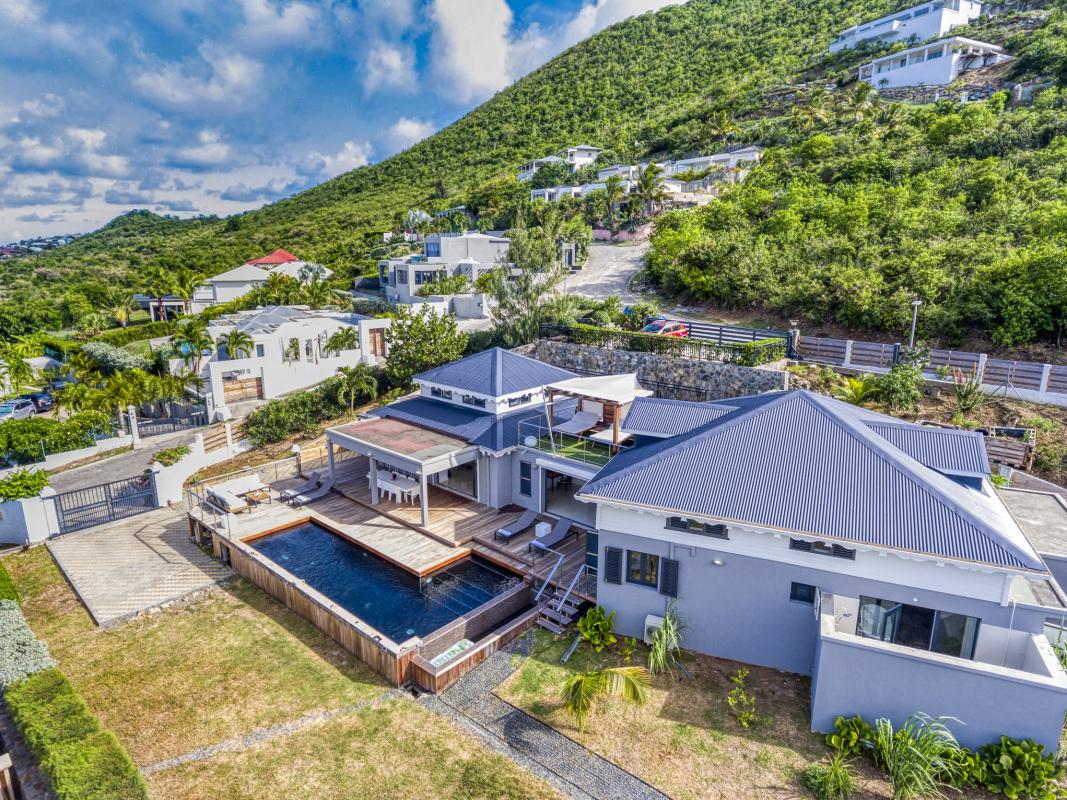 Location villa Saint Martin Mont Vernon - 6 chambres 14 personnes piscine vue mer salle de sport solarium terrain de pétanque (32)